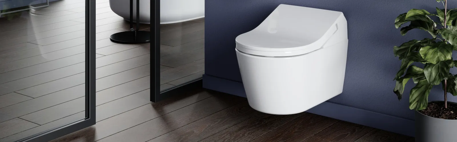 Ein elegantes Badezimmer mit einem wandmontierten weißen WASHLET vor einer dunkelblauen Wand.