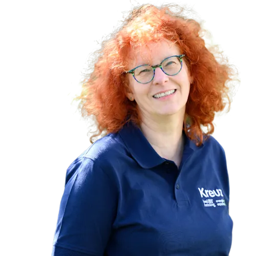 Ansprechpartnerin für Personalfragen, Heike Leberer, vor neutralen Hintergrund.